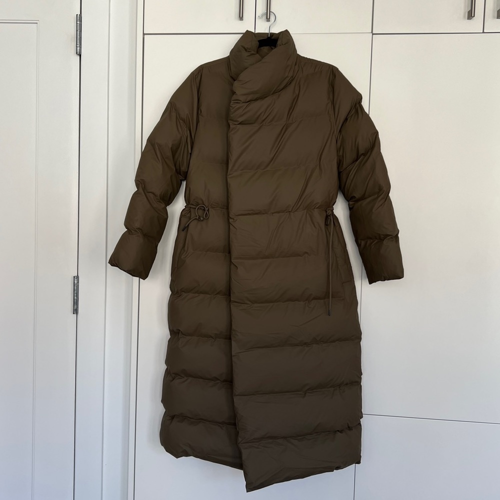 (New!) RAINS waterproof wrap puffer in XS